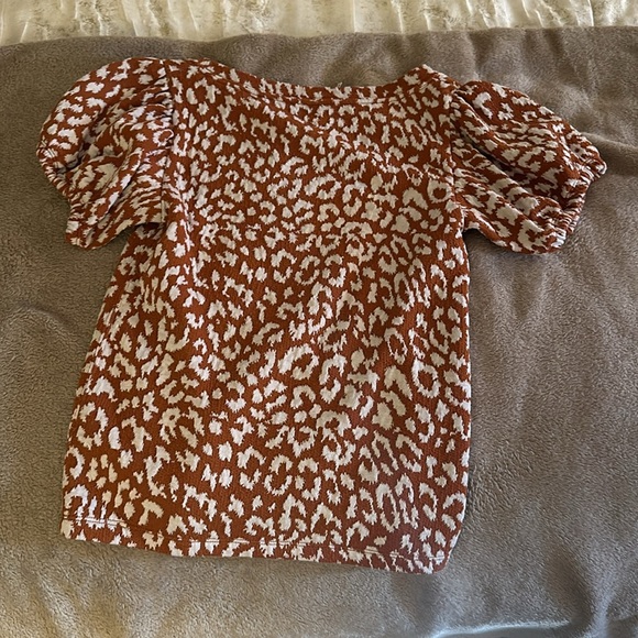 Free people | burnt orange and white cheetah print puff sleeve top - Picture 3 of 3